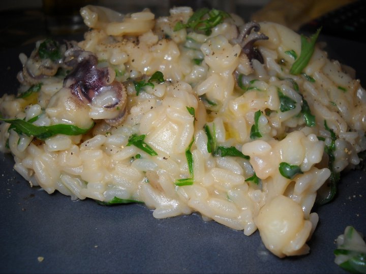 Risotto con calamari e rucola