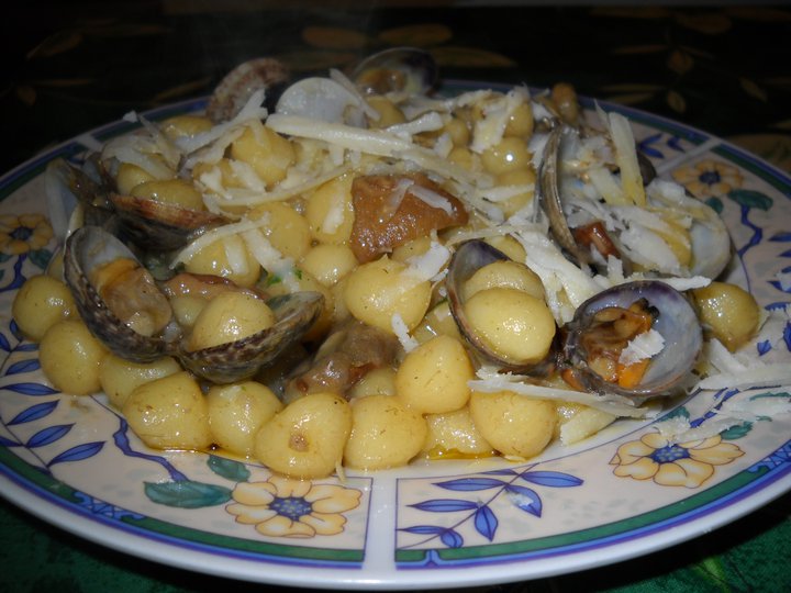 Gnocchetti vongole veraci e funghi porcini