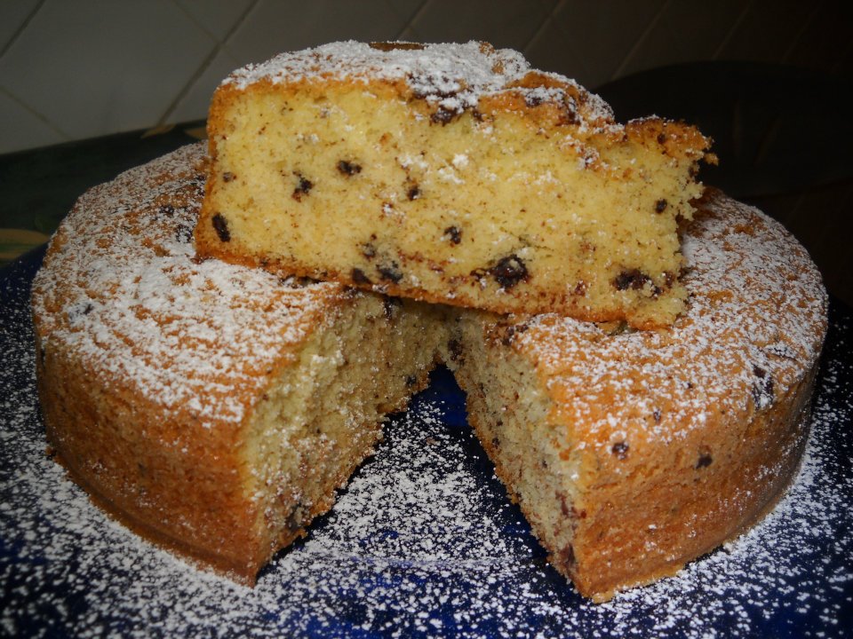 Torta soffice con scaglie di fondente