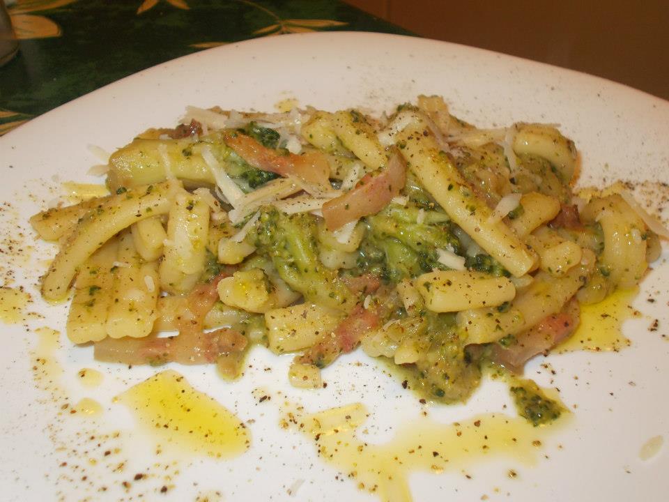 Strozzapreti con broccoli siciliani e guanciale di Amatrice